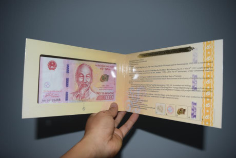 Tien li xi 'doc' tet Dinh Dau 2017 dang duoc san lung - Anh 9